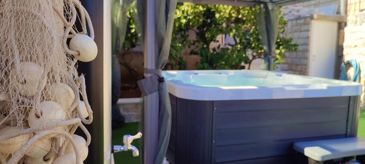 Luxury Sunrise Jacuzzi Apts, 50 M From The Beach Kali Exterior photo