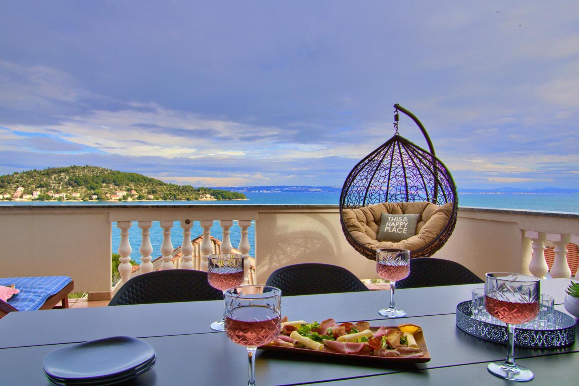 Luxury Sunrise Jacuzzi Apts, 50 M From The Beach Kali Room photo